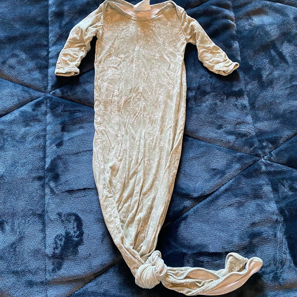 Newborn- 0/3 Months Knotted Gown Set